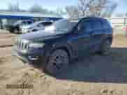 2018 Jeep Grand Cherokee Laredo z VIN 1C4RJEAG8JC430629, wystawiony jako Copart lot #89107295 z przebiegiem 78 425 mil mil oraz Czysty tytuł • Clean title. Historia ofert i sprzedaży dostępna na DreamBid. Obrazek 1.