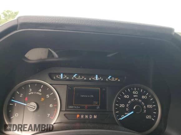 2018 Ford F-150 XL z VIN 1FTEW1CP5JFD31349, wystawiony jako Copart lot #85582915 z przebiegiem 96 674 mil mil oraz Szkoda całkowita • Salvage title. Historia ofert i sprzedaży dostępna na DreamBid. Obrazek 9.