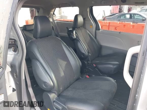 2011 Toyota Sienna SE with VIN 5TDXK3DC4BS070311, listed as a IAAI auction lot 41379741 with 138,589 mi miles and . Bid and sale history available at DreamBid. Image 8.