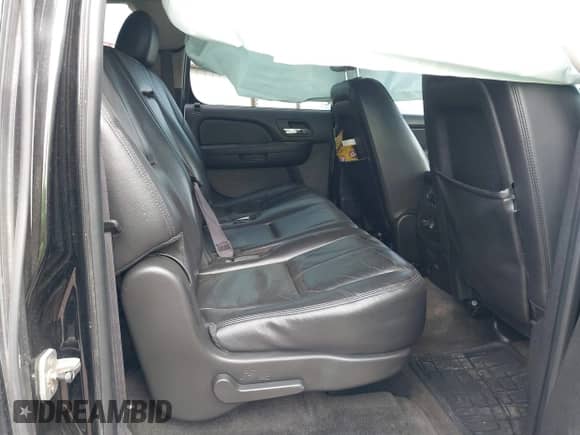 2011 Chevrolet Suburban LT с VIN 1GNSKJE36BR210250, выставлен на аукционе IAAI как лот 41830940 с пробегом 196 546 миль миль и . История ставок и продаж доступна на DreamBid. Изображение 8.