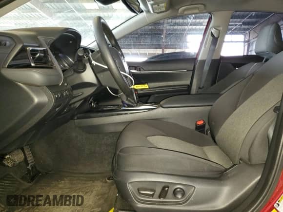 2019 Toyota Camry SE z VIN 4T1B11HK0KU761393, wystawiony jako Copart lot #82179845 z przebiegiem 31 016 mil mil oraz Szkoda całkowita • Salvage title. Historia ofert i sprzedaży dostępna na DreamBid. Obrazek 7.