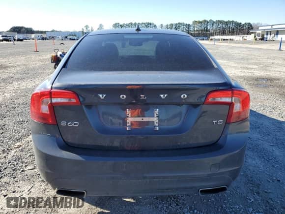 2015 Volvo S60 T5 Drive-E Platinum с VIN YV140MFM4F2353223, выставлен на аукционе Copart как лот 45112895 с пробегом 83 030 миль миль и Списание • Salvage title. История ставок и продаж доступна на DreamBid. Изображение 6.