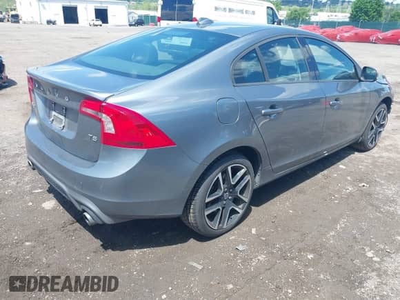 2017 Volvo S60 Dynamic с VIN YV126MFL4H2432746, выставлен на аукционе IAAI как лот 42219365 с пробегом 169 504 миль миль и . История ставок и продаж доступна на DreamBid. Изображение 4.