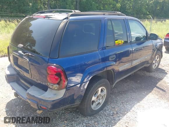 2004 Chevrolet TrailBlazer LT with VIN 1GNDS13S642115766, listed as a IAAI auction lot 42696325 with 280,733 mi miles and . Bid and sale history available at DreamBid. Image 4.