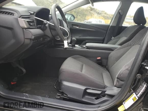 2025 Toyota Camry LE с VIN 4T1DAACK2SU587570, выставлен на аукционе Copart как лот 89838345 с пробегом 13 650 миль миль и Чистый • Clean title. История ставок и продаж доступна на DreamBid. Изображение 7.