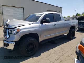 2020 Toyota Tundra SR с VIN 5TFUY5F17LX871593, выставлен на аукционе Copart как лот 65269575 с пробегом 26 159 миль миль и Списание • Salvage title. История ставок и продаж доступна на DreamBid. Изображение 1.