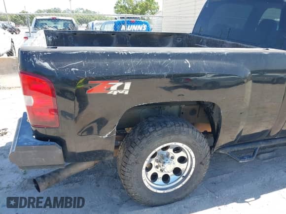 2007 Chevrolet Silverado 2500HD 1LT with VIN 1GCHK23607F538603, listed as a IAAI auction lot 41788608 with 421,491 mi miles and . Bid and sale history available at DreamBid. Image 19.