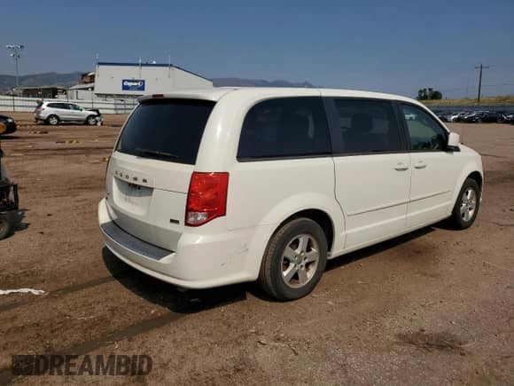 2013 Dodge Grand Caravan SXT with VIN 2C4RDGCG8DR523453, listed as a Copart auction lot 67235825 with 201,351 mi miles and Clean title. Bid and sale history available at DreamBid. Image 3.