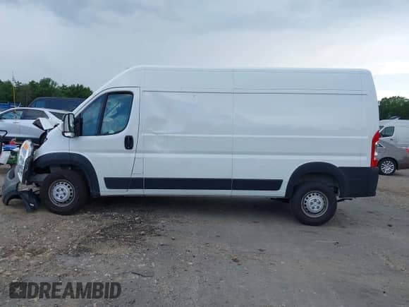 2025 Ram ProMaster Cargo Tradesman with VIN 3C6MRVHG3SE529997, listed as a IAAI auction lot 42672514 with 13,630 mi miles and . Bid and sale history available at DreamBid. Image 14.