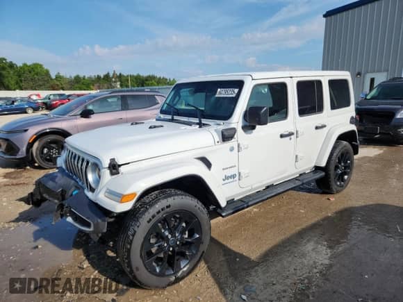 2024 Jeep Wrangler Sahara with VIN 1C4RJXP63RW215504, listed as a Copart auction lot 60795235 with 13,631 mi miles and Salvage title. Bid and sale history available at DreamBid. Image 1.