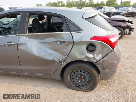 2017 Hyundai Elantra с VIN KMHD35LH7HU353293, выставлен на аукционе IAAI как лот 42398410 с пробегом 75 886 миль миль и . История ставок и продаж доступна на DreamBid. Изображение 17.