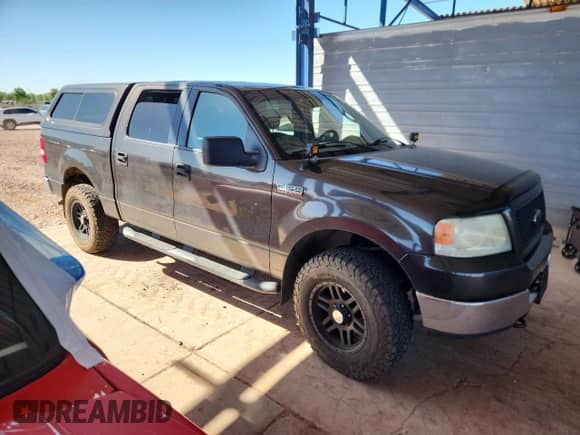 2005 Ford F-150 XLT z VIN 1FTPW145X5FB70573, wystawiony jako Copart lot #85521095 z przebiegiem 157 478 mil mil oraz Czysty tytuł • Clean title. Historia ofert i sprzedaży dostępna na DreamBid. Obrazek 4.