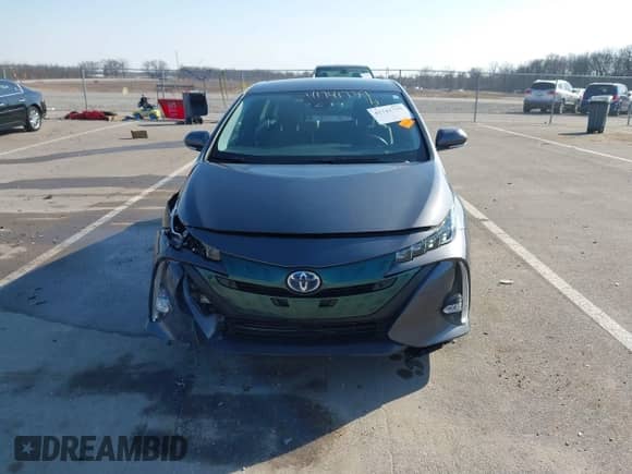 2018 Toyota Prius Plus z VIN JTDKARFP9J3072801, wystawiony jako IAAI lot #41741739 z przebiegiem 80 953 mil mil oraz . Historia ofert i sprzedaży dostępna na DreamBid. Obrazek 13.