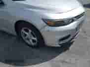 2017 Chevrolet Malibu LS z VIN 1G1ZB5ST0HF290568, wystawiony jako IAAI lot #43542460 z przebiegiem 61 373 mil mil oraz . Historia ofert i sprzedaży dostępna na DreamBid. Obrazek 17.