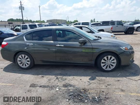 2014 Honda Accord EX-L with VIN 1HGCR2F89EA226651, listed as a IAAI auction lot 43134010 with 117,280 mi miles and . Bid and sale history available at DreamBid. Image 13.