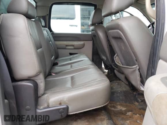 2009 Chevrolet Silverado 2500HD Work Truck z VIN 1GCHC43K59F157421, wystawiony jako Copart lot #73585914 z przebiegiem 243 185 mil mil oraz Szkoda całkowita • Salvage title. Historia ofert i sprzedaży dostępna na DreamBid. Obrazek 10.