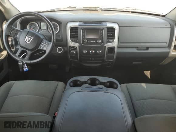 2016 Ram 1500 SLT z VIN 1C6RR6GG0GS231344, wystawiony jako Copart lot #59159735 z przebiegiem 109 439 mil mil oraz Szkoda całkowita • Salvage title. Historia ofert i sprzedaży dostępna na DreamBid. Obrazek 8.