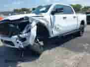 2025 Ram 1500 Big Horn z VIN 1C6RREFG6SN534289, wystawiony jako IAAI lot #41965903 z przebiegiem 11 349 mil mil oraz . Historia ofert i sprzedaży dostępna na DreamBid. Obrazek 6.