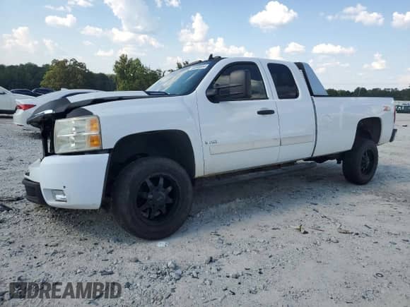 2007 Chevrolet Silverado 2500HD 2LT z VIN 1GCHK29697E547927, wystawiony jako Copart lot #69598004 z przebiegiem 232 285 mil mil oraz Szkoda całkowita • Salvage title. Historia ofert i sprzedaży dostępna na DreamBid. Obrazek 1.