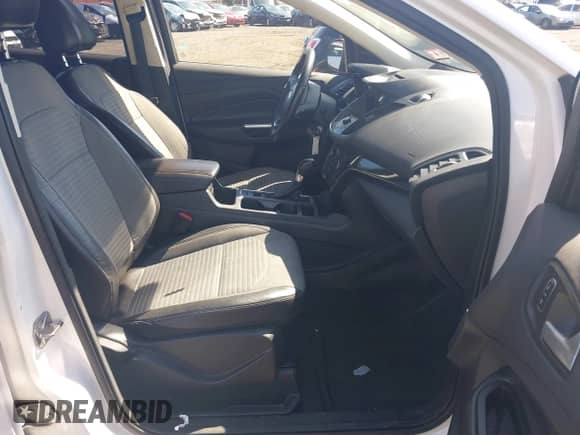 2017 Ford Escape SE с VIN 1FMCU9GD0HUD80956, выставлен на аукционе IAAI как лот 43257216 с пробегом 62 279 миль миль и . История ставок и продаж доступна на DreamBid. Изображение 5.