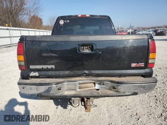 2004 GMC Sierra 1500 SLT with VIN 2GTEK13T541370088, listed as a Copart auction lot 82780284 with 394,164 mi miles and Salvage title. Bid and sale history available at DreamBid. Image 6.