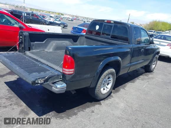 2002 Dodge Dakota SLT с VIN 1B7GL42XX2S526165, выставлен на аукционе IAAI как лот 42277907 с пробегом 151 429 миль миль и . История ставок и продаж доступна на DreamBid. Изображение 4.