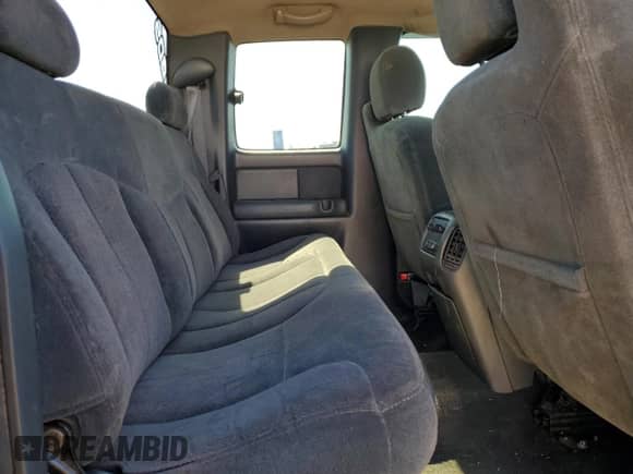 2000 Chevrolet Silverado 1500 LS z VIN 2GCEK19V3Y1154948, wystawiony jako Copart lot #82476685 z przebiegiem 234 861 mil mil oraz Szkoda całkowita • Salvage title. Historia ofert i sprzedaży dostępna na DreamBid. Obrazek 10.