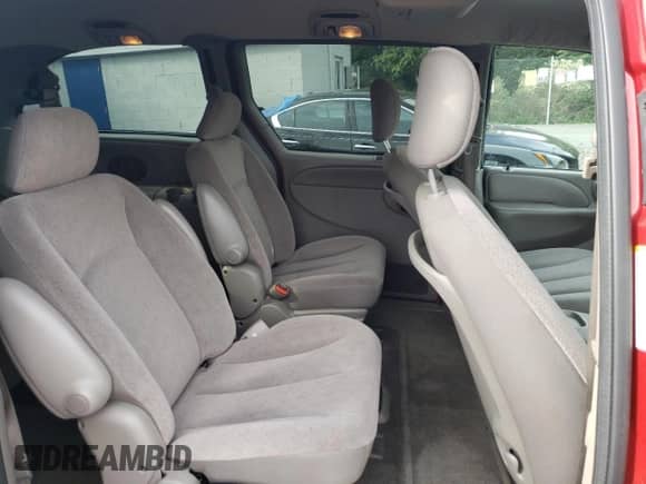 2003 Dodge Caravan ES z VIN 2D4GP54L33R223206, wystawiony jako Copart lot #73941214 z przebiegiem 120 538 mil mil oraz Czysty tytuł • Clean title. Historia ofert i sprzedaży dostępna na DreamBid. Obrazek 11.