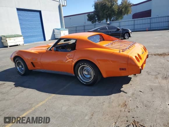 1977 Chevrolet Corvette с VIN 1Z37L7S405415, выставлен на аукционе Copart как лот 77455414 с пробегом 36 531 миль миль и Списание • Salvage title. История ставок и продаж доступна на DreamBid. Изображение 2.