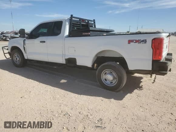 2023 Ford F-250 XL z VIN 1FT7X2BA9PED99760, wystawiony jako Copart lot #47623875 z przebiegiem 36 082 mil mil oraz Szkoda całkowita • Salvage title. Historia ofert i sprzedaży dostępna na DreamBid. Obrazek 2.