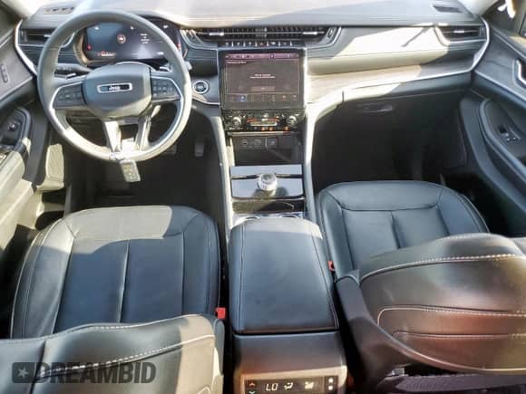 2023 Jeep Grand Cherokee Limited z VIN 1C4RJJBG0P8101345, wystawiony jako Copart lot #62171945 z przebiegiem 47 713 mil mil oraz Szkoda całkowita • Salvage title. Historia ofert i sprzedaży dostępna na DreamBid. Obrazek 8.