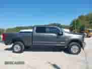 2017 Ford F-250 Lariat z VIN 1FT7W2BT9HEE44380, wystawiony jako IAAI lot #43212031 z przebiegiem 191 320 mil mil oraz . Historia ofert i sprzedaży dostępna na DreamBid. Obrazek 13.