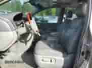 2005 Toyota Sienna XLE z VIN 5TDBA22CX5S051132, wystawiony jako Copart lot #84712135 z przebiegiem 179 807 mil mil oraz Szkoda całkowita • Salvage title. Historia ofert i sprzedaży dostępna na DreamBid. Obrazek 7.