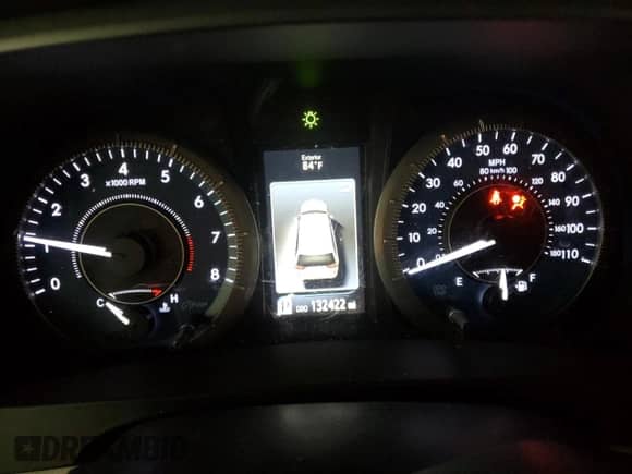 2017 Toyota Sienna XLE with VIN 5TDDZ3DC0HS179694, listed as a Copart auction lot 66945655 with 132,422 mi miles and Salvage title. Bid and sale history available at DreamBid. Image 9.