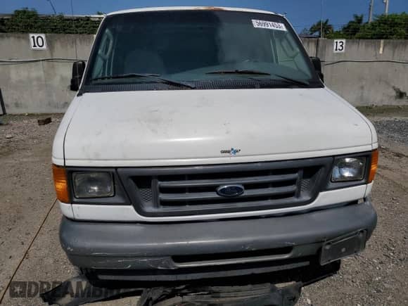 2003 Ford Econoline Cargo с VIN 1FTRE14213HB55527, выставлен на аукционе Copart как лот 86526164 с пробегом 187 256 миль миль и На запчасти • Non repairable. История ставок и продаж доступна на DreamBid. Изображение 5.
