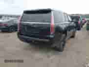 2016 Cadillac Escalade Premium Collection z VIN 1GYS4CKJ2GR324913, wystawiony jako IAAI lot #43298805 z przebiegiem 141 216 mil mil oraz . Historia ofert i sprzedaży dostępna na DreamBid. Obrazek 4.
