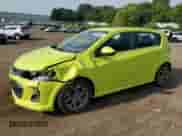 2019 Chevrolet Sonic LT z VIN 1G1JD6SB6K4115104, wystawiony jako Copart lot #67833505 z przebiegiem 58 675 mil mil oraz Czysty tytuł • Clean title. Historia ofert i sprzedaży dostępna na DreamBid. Obrazek 1.