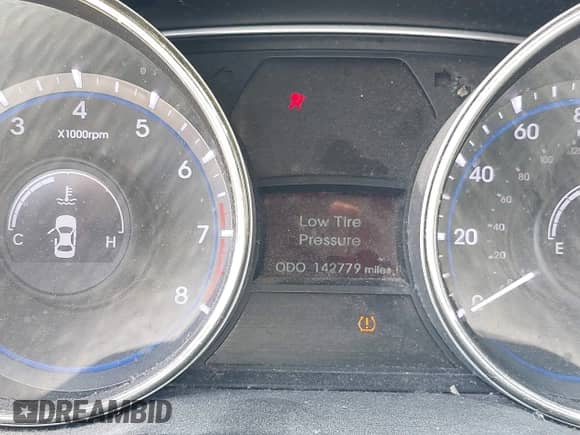 2013 Hyundai Sonata SE с VIN 5NPEC4AC2DH594130, выставлен на аукционе IAAI как лот 42489599 с пробегом 142 779 миль миль и . История ставок и продаж доступна на DreamBid. Изображение 7.