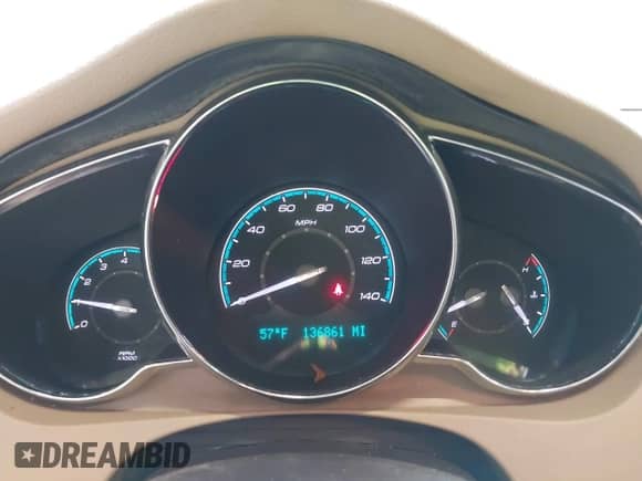 2011 Chevrolet Malibu 1LT z VIN 1G1ZC5E12BF293972, wystawiony jako IAAI lot #43225307 z przebiegiem 136 861 mil mil oraz . Historia ofert i sprzedaży dostępna na DreamBid. Obrazek 7.