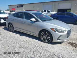 2017 Hyundai Elantra SE z VIN 5NPD84LF2HH089117, wystawiony jako IAAI lot #43421646 z przebiegiem 240 381 mil mil oraz . Historia ofert i sprzedaży dostępna na DreamBid. Obrazek 1.