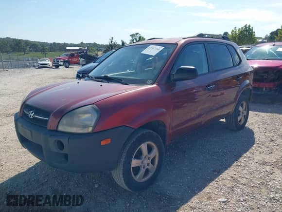 2007 Hyundai Tucson GLS z VIN KM8JM12B67U583900, wystawiony jako IAAI lot #43367268 z przebiegiem 187 923 mil mil oraz . Historia ofert i sprzedaży dostępna na DreamBid. Obrazek 2.