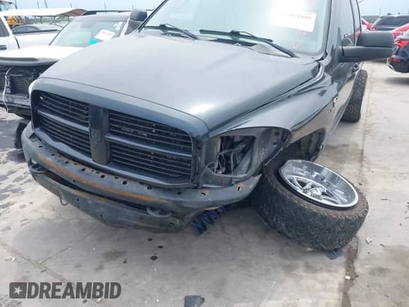 2004 Dodge 2500 SLT z VIN 3D7KU28C94G210823, wystawiony jako IAAI lot #43021999 z przebiegiem 202 617 mil mil oraz . Historia ofert i sprzedaży dostępna na DreamBid. Obrazek 22.
