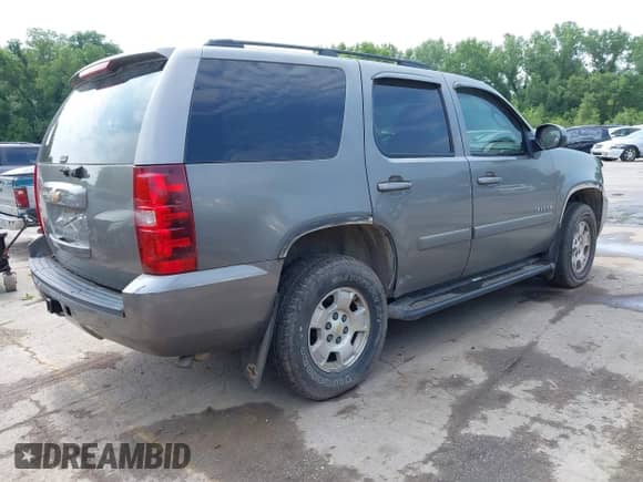 2007 Chevrolet Tahoe LTZ с VIN 1GNFK13017J335348, выставлен на аукционе IAAI как лот 42522252 с пробегом 164 955 миль миль и . История ставок и продаж доступна на DreamBid. Изображение 4.