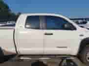 2007 Toyota Tundra SR5 с VIN 5TFBT54177X008291, выставлен на аукционе IAAI как лот 43185810 с пробегом 248 297 миль миль и . История ставок и продаж доступна на DreamBid. Изображение 14.