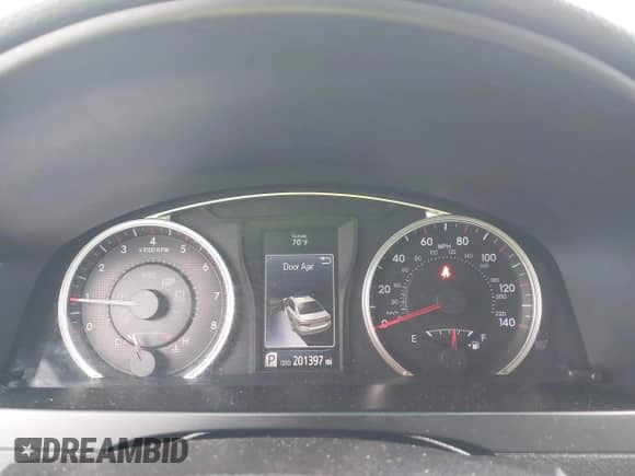 2015 Toyota Camry SE z VIN 4T1BF1FK9FU901399, wystawiony jako IAAI lot #43204934 z przebiegiem 201 397 mil mil oraz . Historia ofert i sprzedaży dostępna na DreamBid. Obrazek 7.