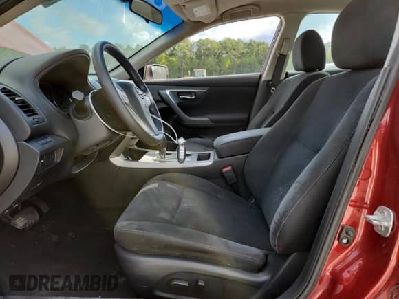 2015 Nissan Altima S с VIN 1N4AL3AP3FN334761, выставлен на аукционе Copart как лот 84292345 с пробегом 157 009 миль миль и Списание • Salvage title. История ставок и продаж доступна на DreamBid. Изображение 7.