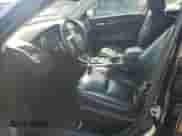 2019 Chrysler 300 Limited с VIN 2C3CCAKG0KH659297, выставлен на аукционе Copart как лот 55561585 с пробегом 265 354 миль миль и Списание • Salvage title. История ставок и продаж доступна на DreamBid. Изображение 7.