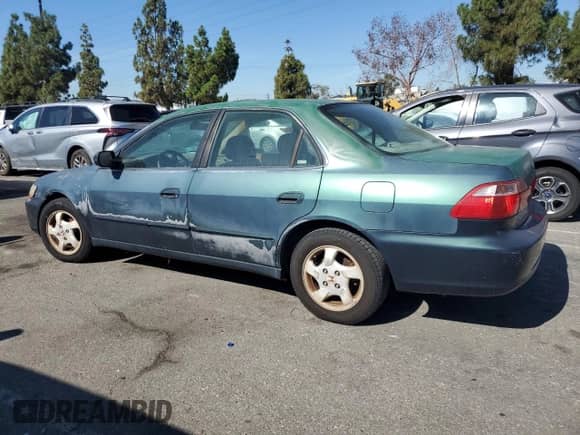 1998 Honda Accord EX с VIN 1HGCG6671WA234054, выставлен на аукционе Copart как лот 69502275 с пробегом 112 818 миль миль и Чистый • Clean title. История ставок и продаж доступна на DreamBid. Изображение 2.