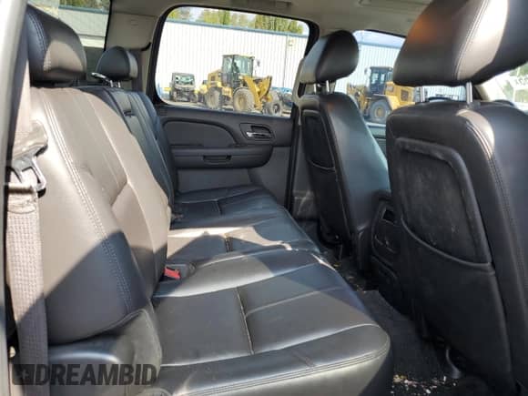 2010 GMC Sierra 1500 SLT z VIN 3GTRKWE2XAG147938, wystawiony jako Copart lot #81413155 z przebiegiem 236 393 mil mil oraz Szkoda całkowita • Salvage title. Historia ofert i sprzedaży dostępna na DreamBid. Obrazek 10.