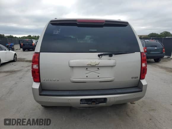 2009 Chevrolet Tahoe 1LT with VIN 1GNEC23389R231646, listed as a Copart auction lot 84576125 with 253,516 mi miles and Clean title. Bid and sale history available at DreamBid. Image 6.